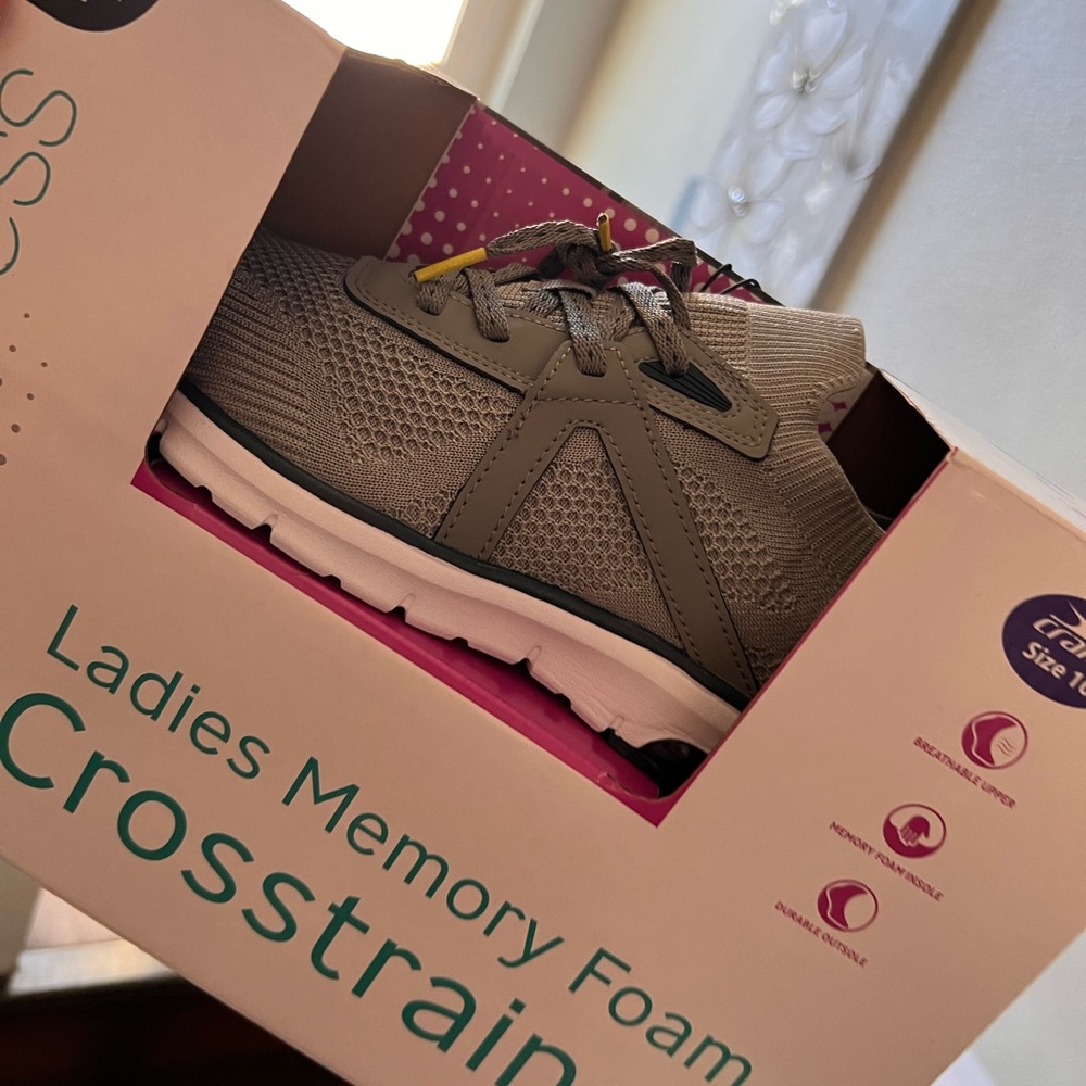 Crane Ladies Memory Foam Athletic Shoes